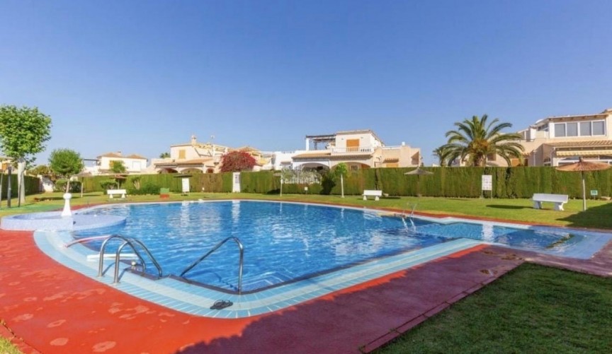 Brukt - Bungalow -
Orihuela Costa - Playa Flamenca Norte