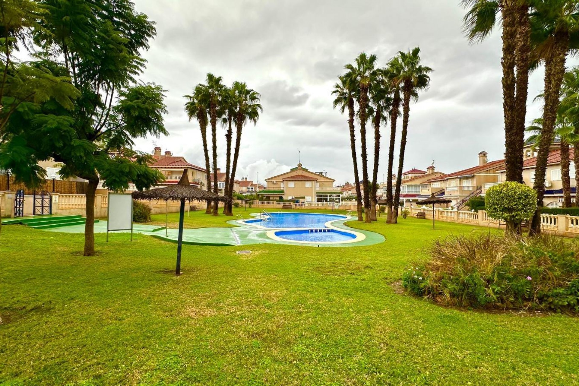 Brukt - Bungalow -
Orihuela Costa - Playa Flamenca Norte