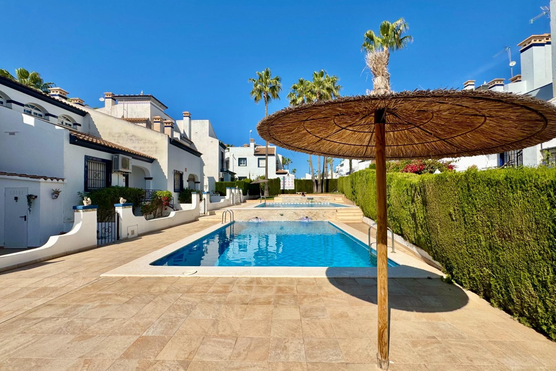 Brukt - Bungalow -
Orihuela Costa - Villamartín-las Filipinas