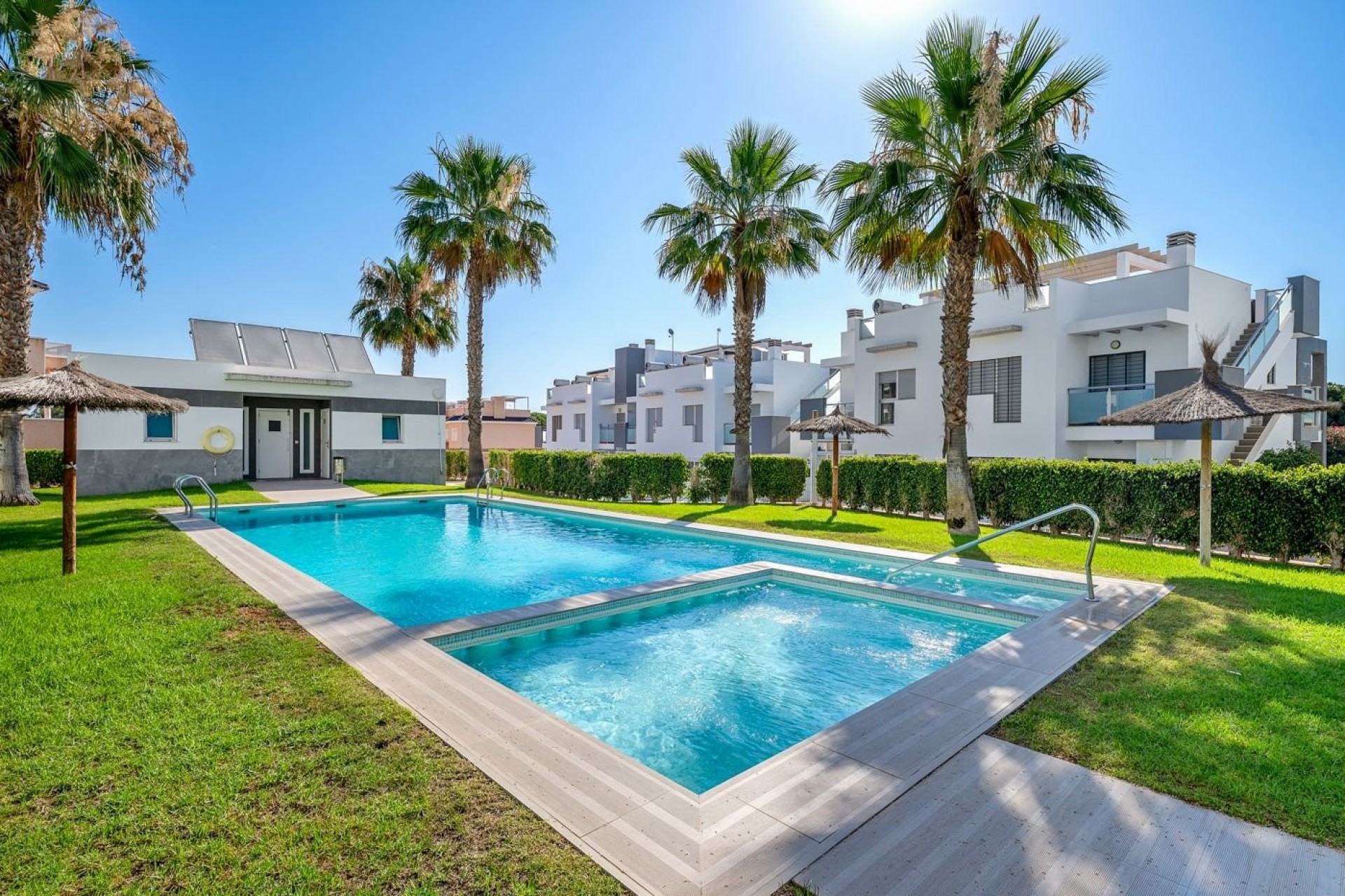 Brukt - Bungalow -
Punta Prima - Costa Blanca