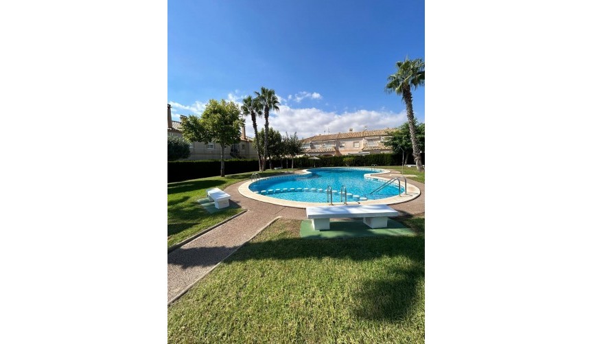 Brukt - Bungalow -
Torrevieja - aguas nuevas