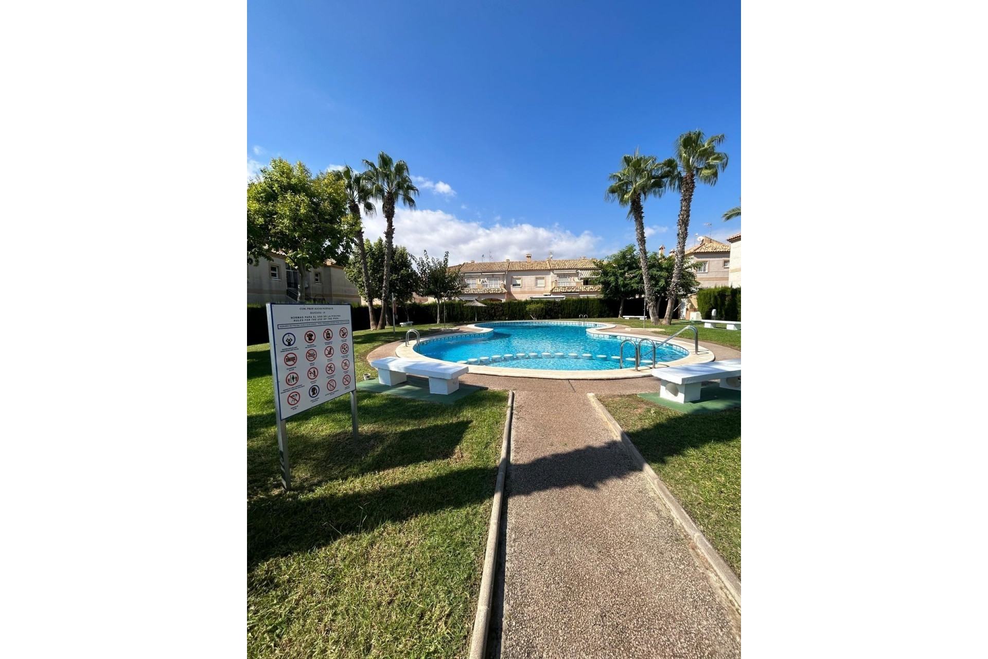 Brukt - Bungalow -
Torrevieja - aguas nuevas