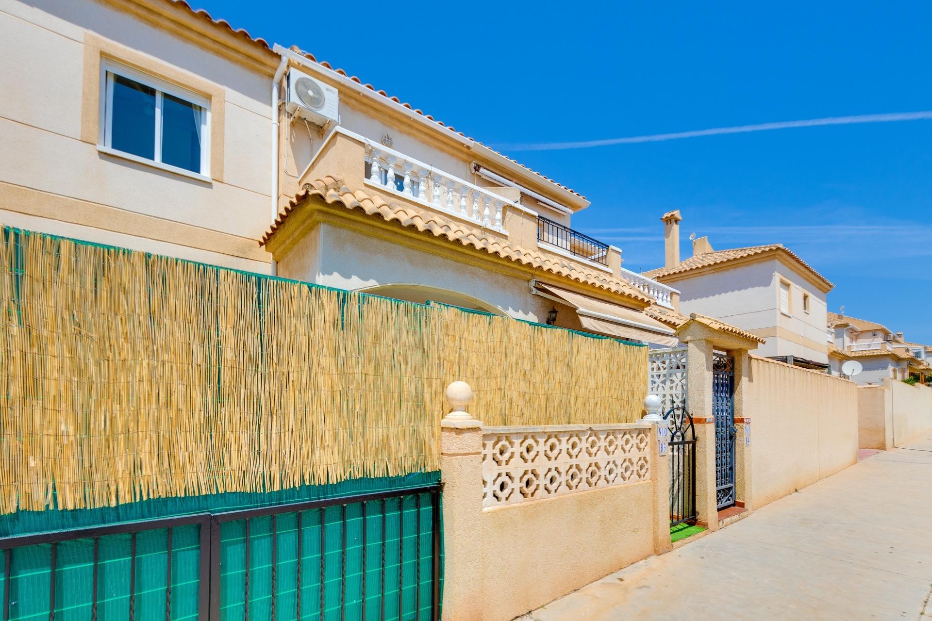 Brukt - Bungalow -
Torrevieja - aguas nuevas