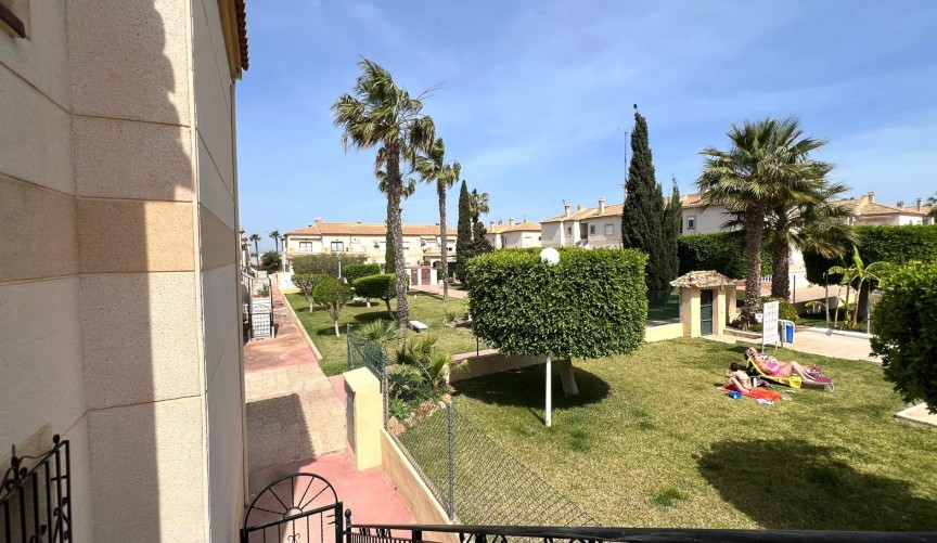 Brukt - Bungalow -
Torrevieja - aguas nuevas