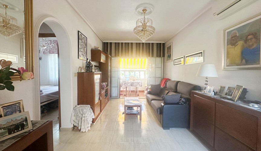 Brukt - Bungalow -
Torrevieja - aguas nuevas
