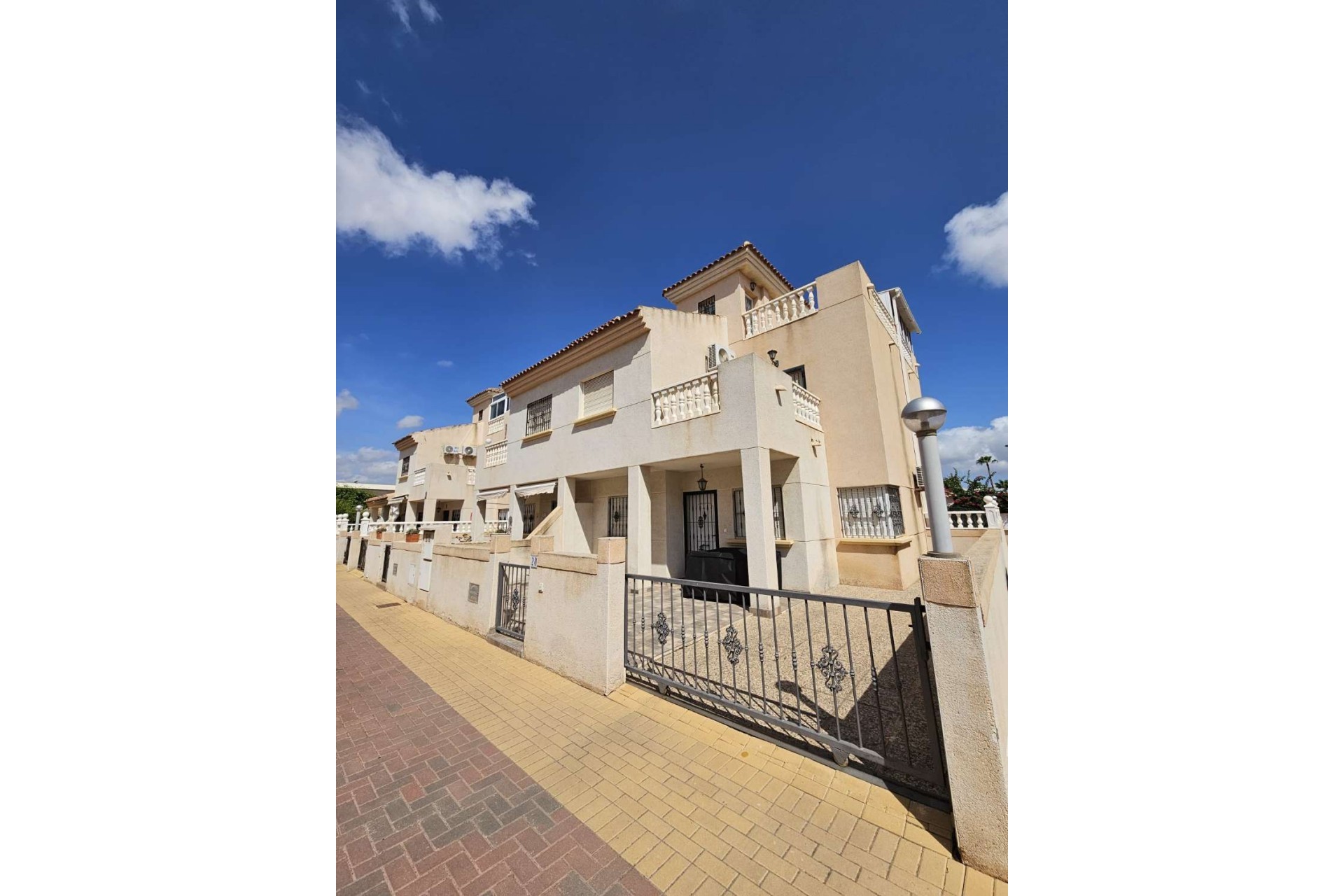 Brukt - Bungalow -
Torrevieja - Costa Blanca