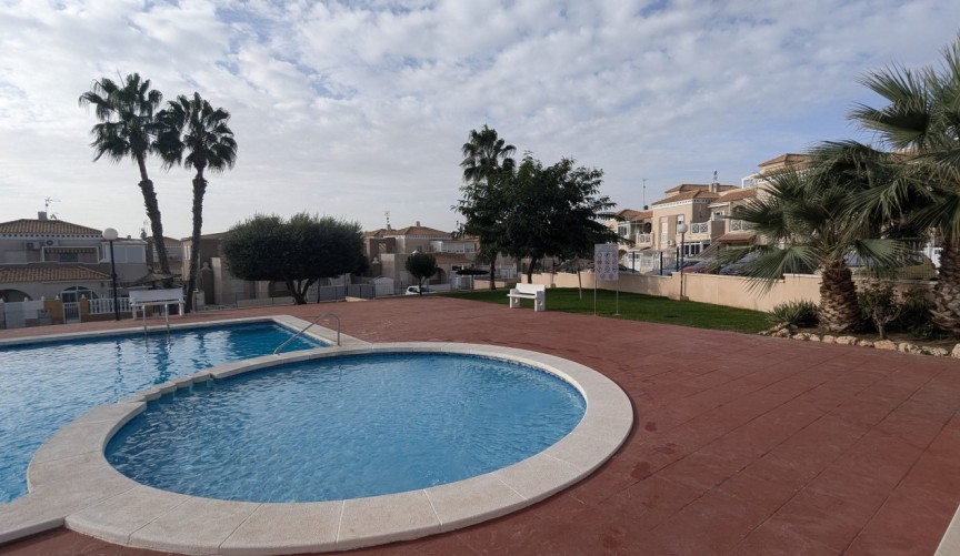 Brukt - Bungalow -
Torrevieja - Costa Blanca