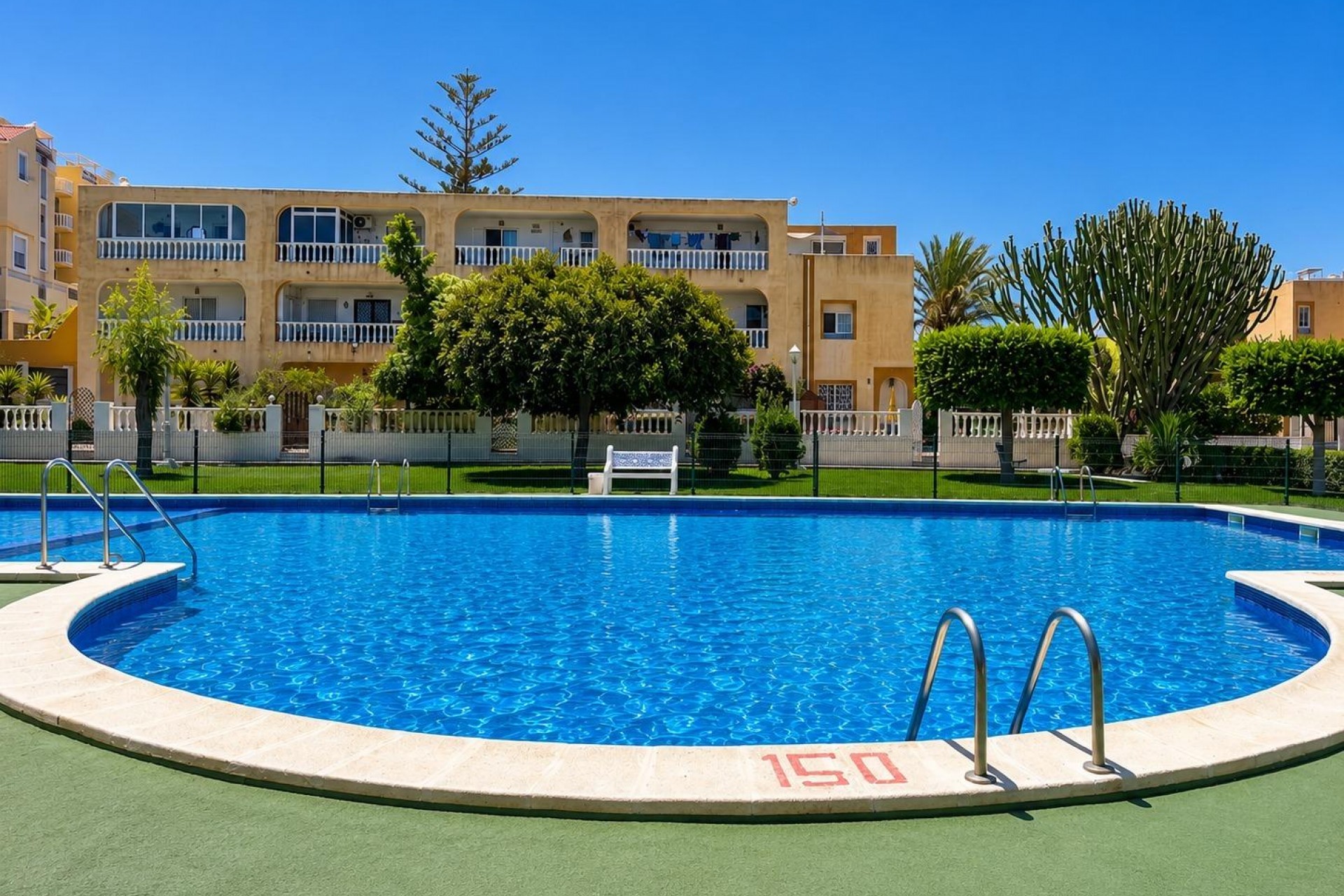 Brukt - Bungalow -
Torrevieja - La Mata
