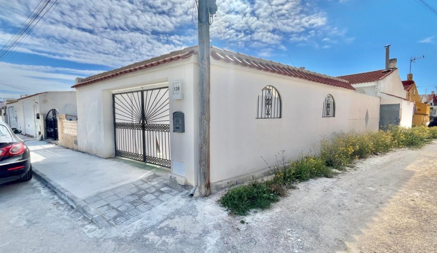 Brukt - Bungalow -
Torrevieja - La Siesta - El Salado - Torreta