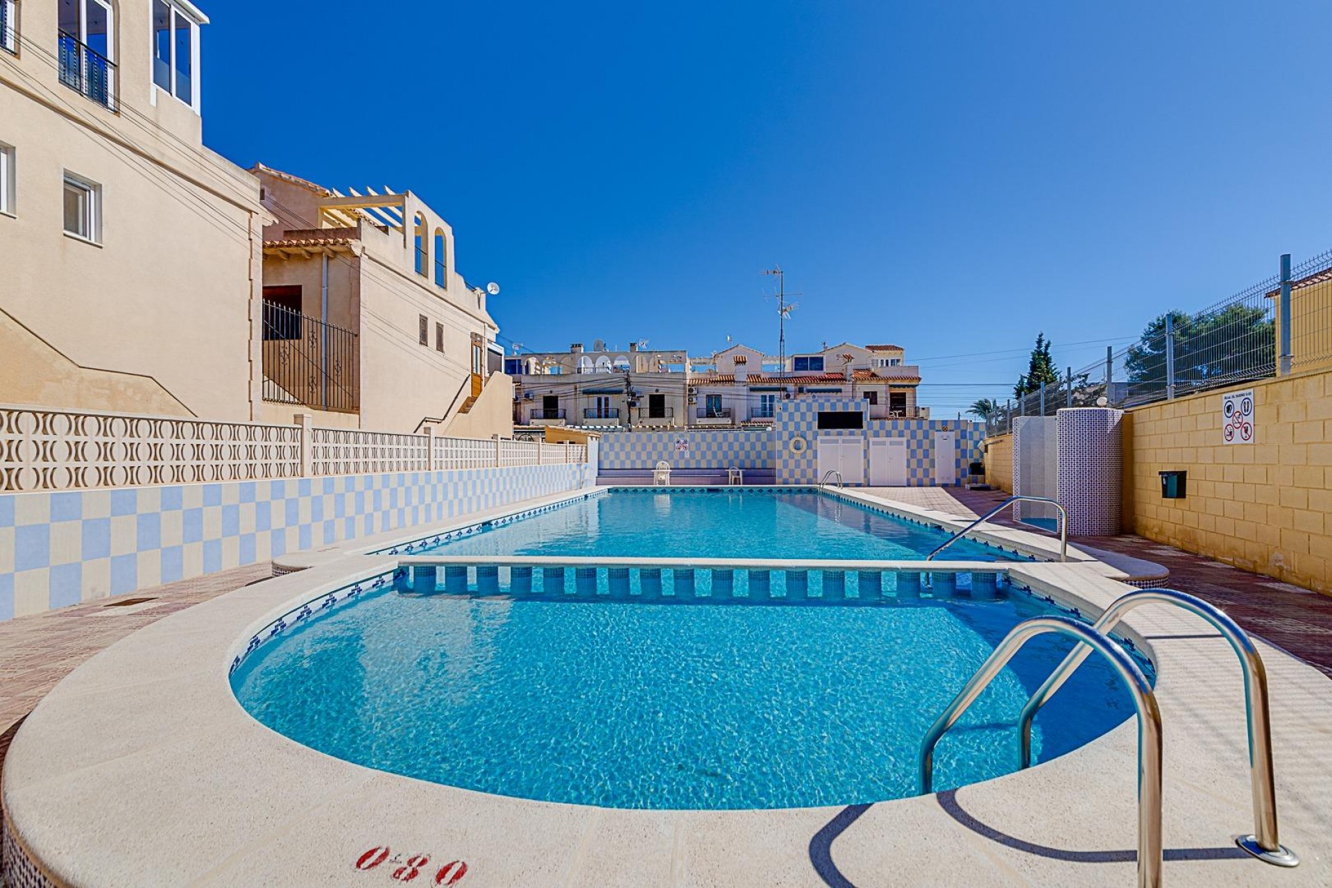 Brukt - Bungalow -
Torrevieja - La Siesta - El Salado - Torreta