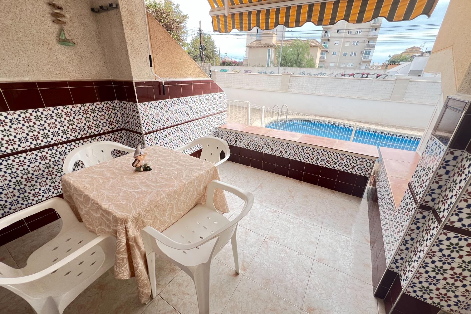 Brukt - Bungalow -
Torrevieja - Nueva Torrevieja