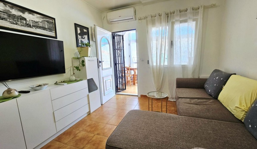 Brukt - Bungalow -
Torrevieja - Nueva Torrevieja