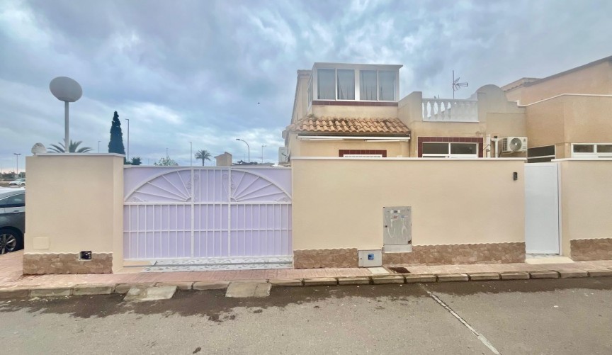 Brukt - Bungalow -
Torrevieja - Paraje Natural