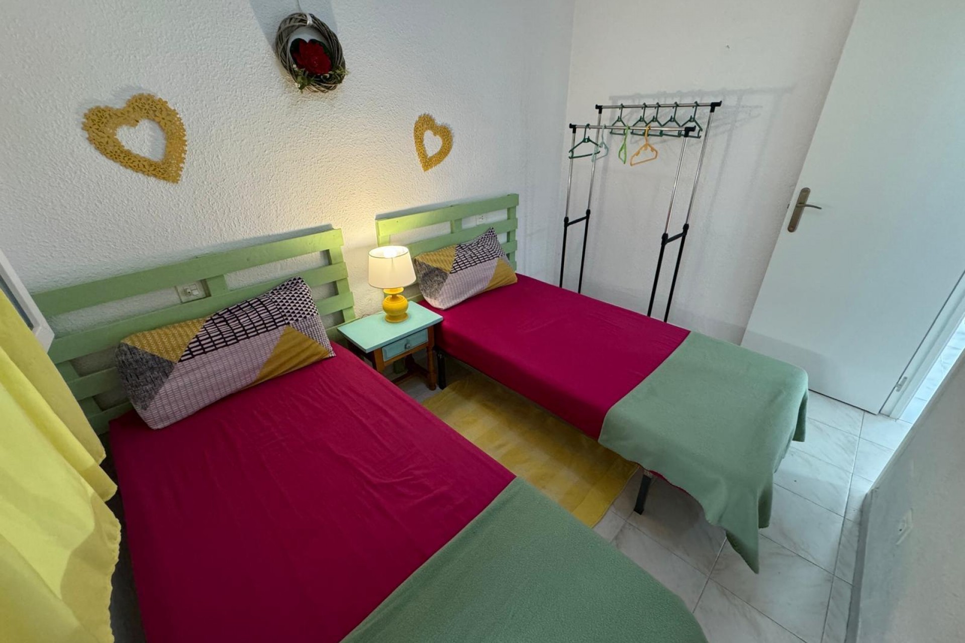 Brukt - Bungalow -
Torrevieja - Playa De Los Naufragos