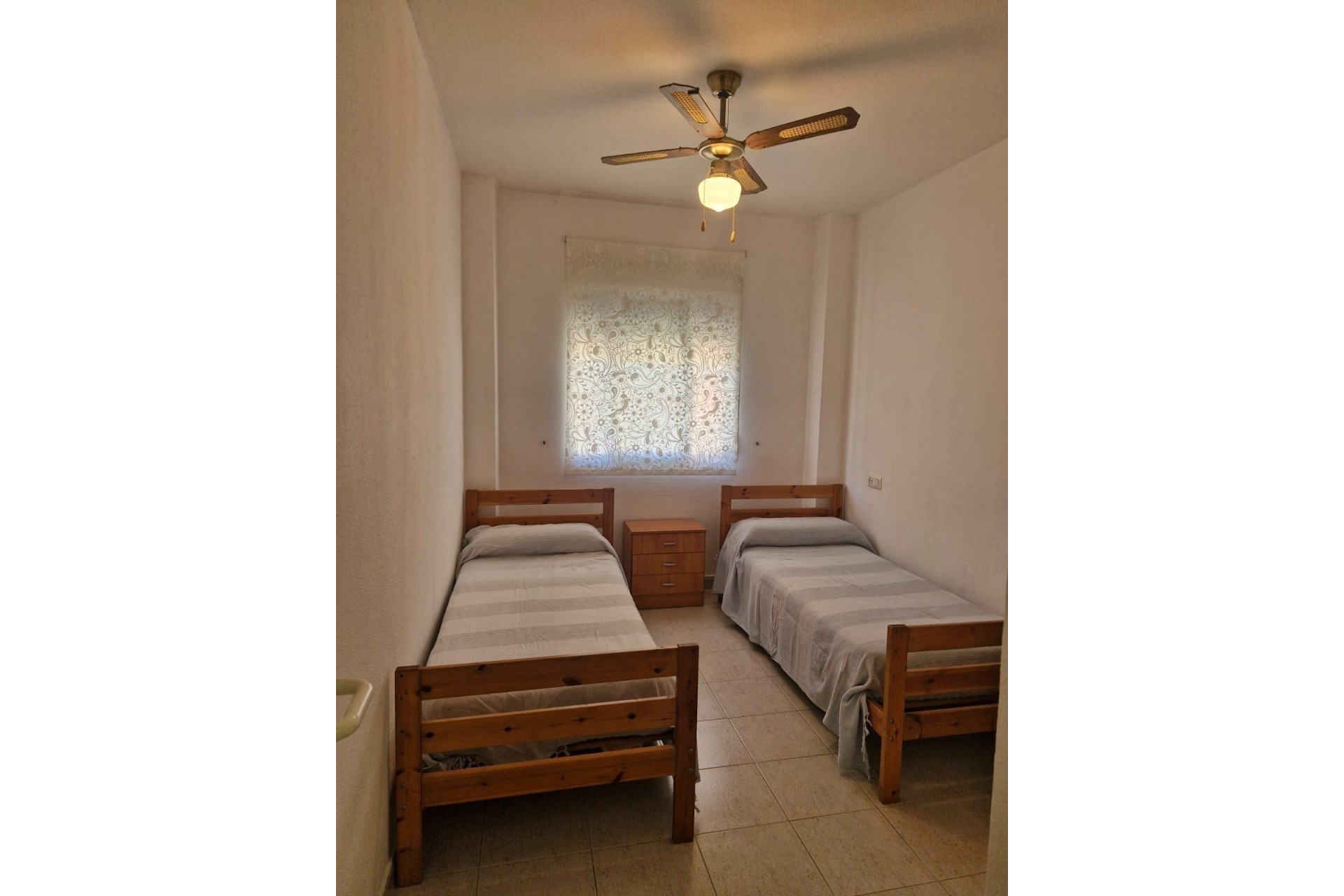 Brukt - Bungalow -
Torrevieja - Playa De Los Naufragos