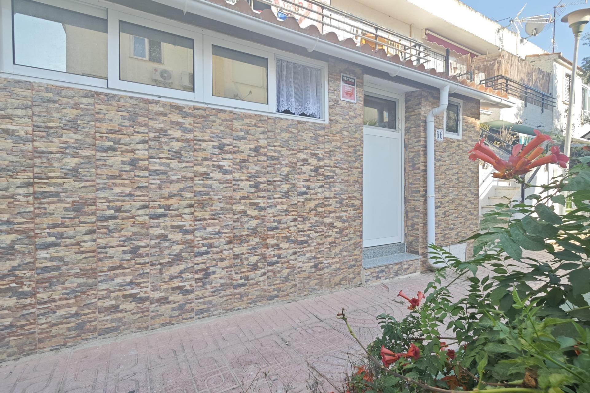 Brukt - Bungalow -
Torrevieja - Playa del Cura