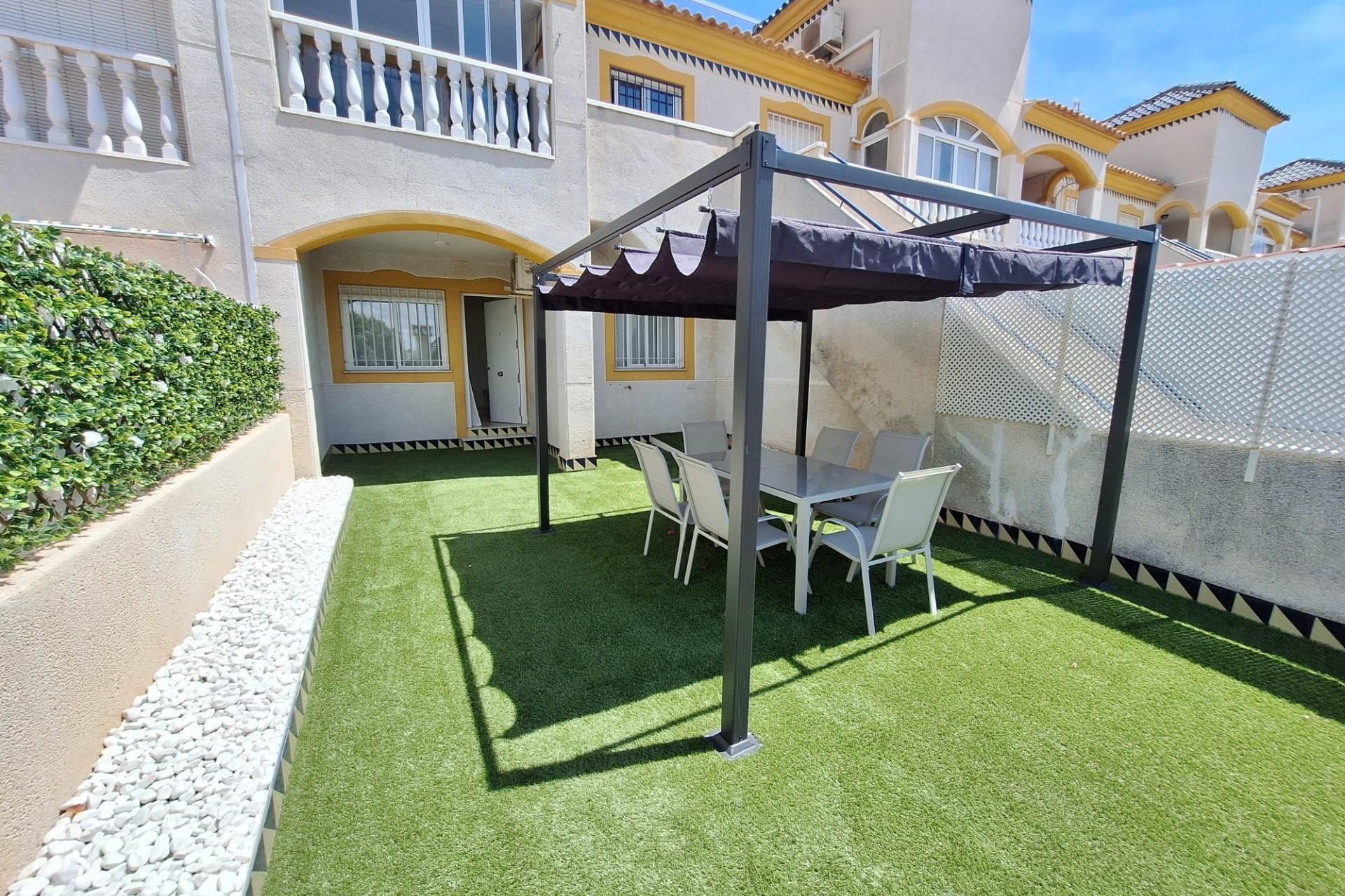 Brukt - Bungalow -
Torrevieja - Sector 25