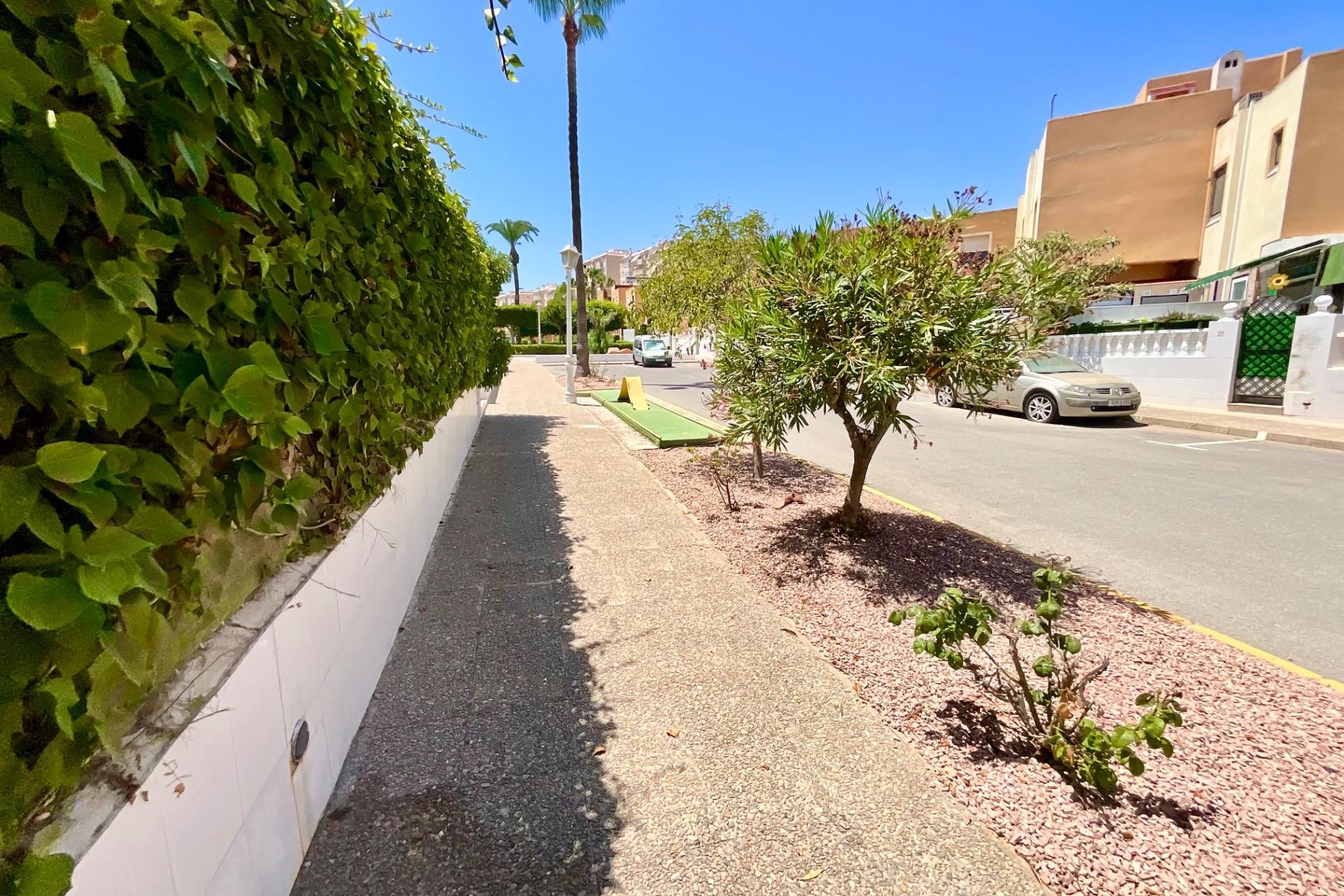 Brukt - Bungalow -
Torrevieja - Torreblanca