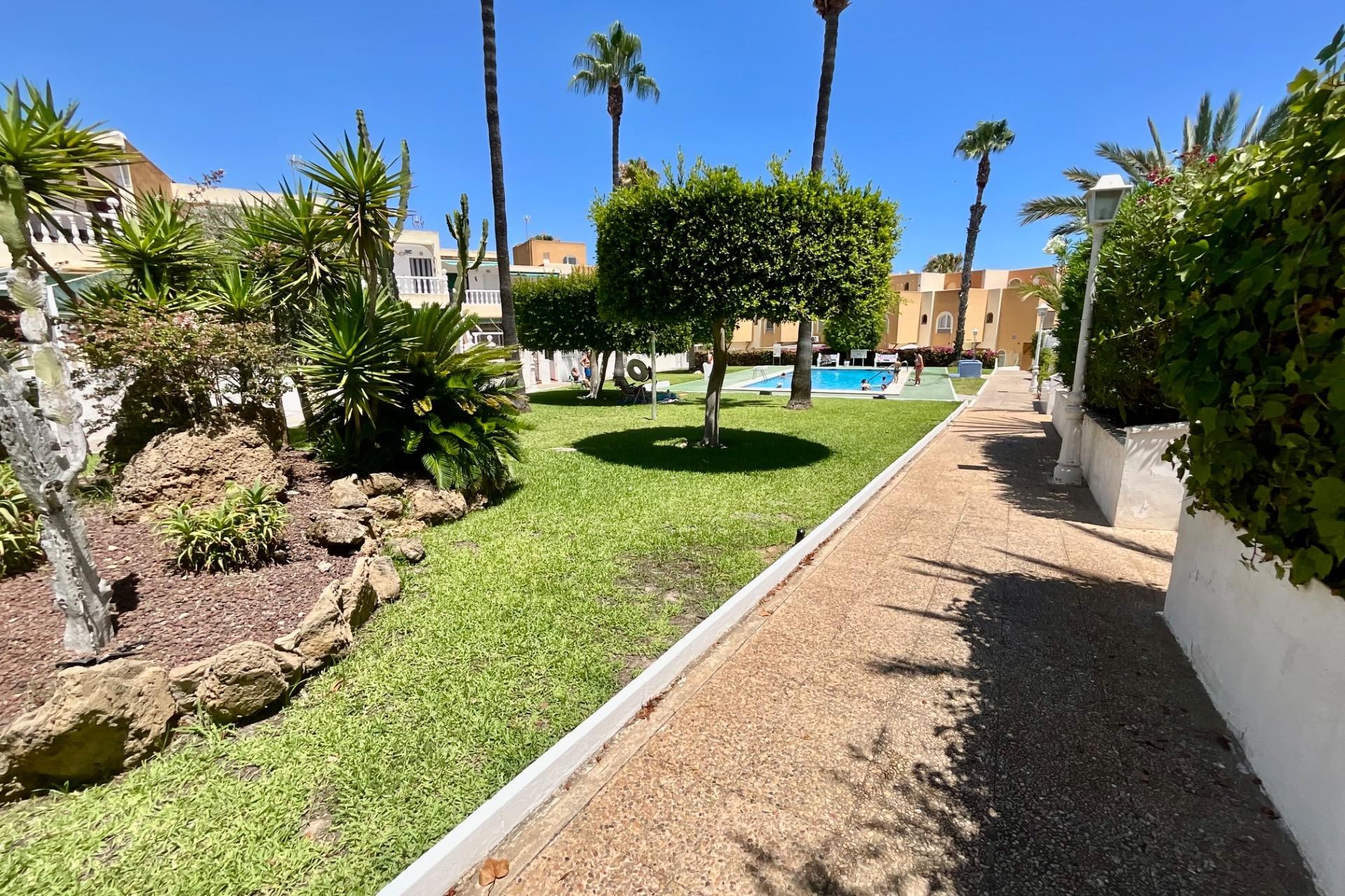 Brukt - Bungalow -
Torrevieja - Torreblanca