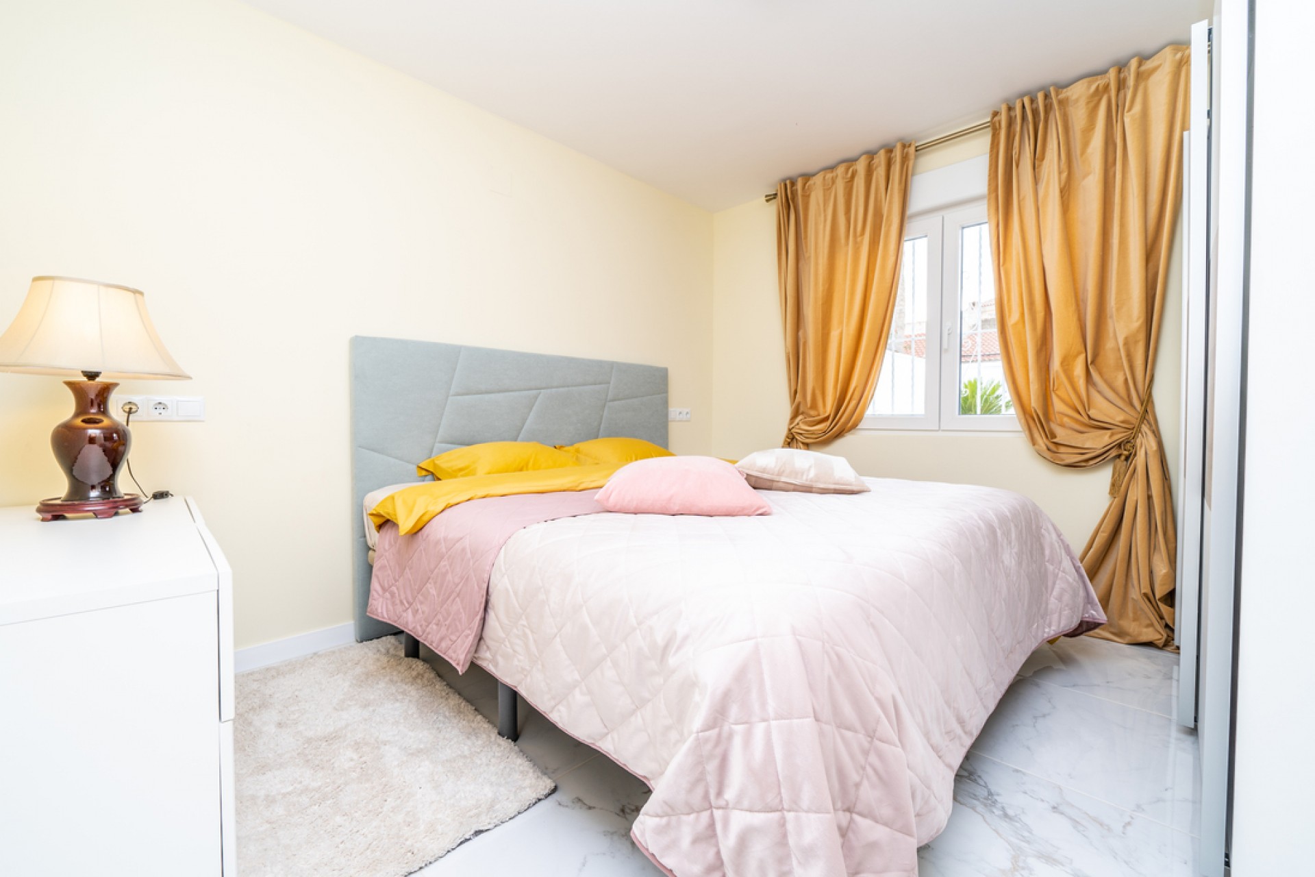 Brukt - Bungalow -
Torrevieja - Torreta