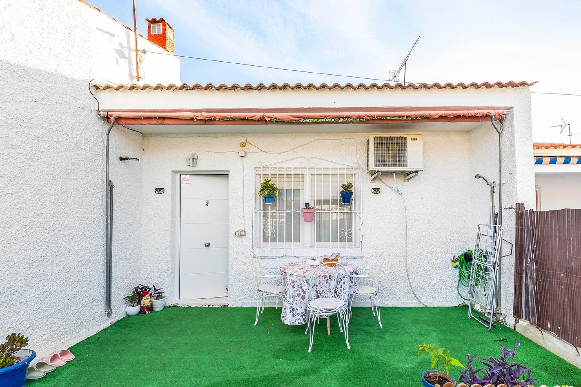 Brukt - Bungalow -
Torrevieja - Torretas