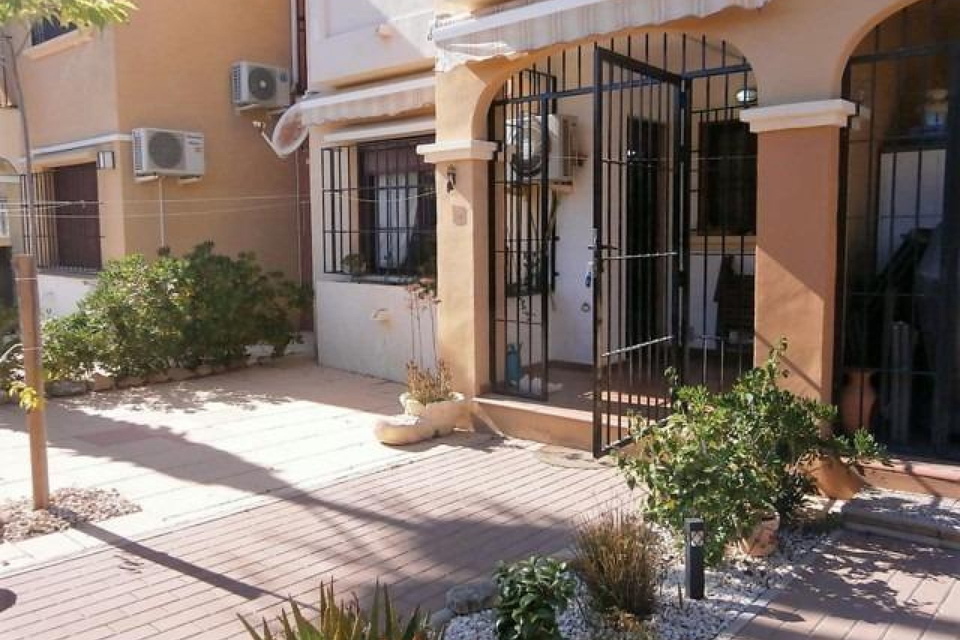 Brukt - Bungalow -
Torrevieja - Torretas