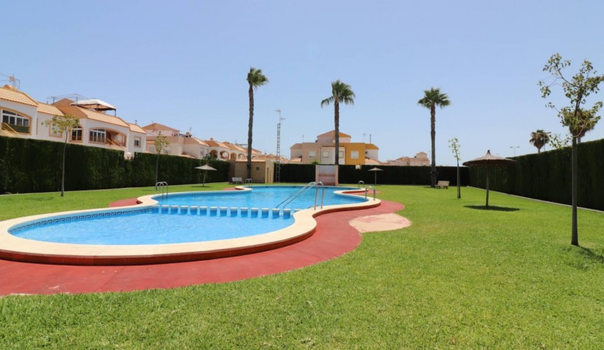 Brukt - Bungalow -
Torrevieja - Torretas