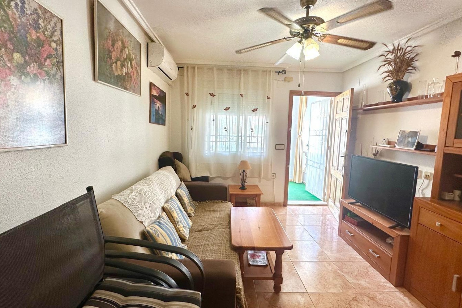 Brukt - Bungalow -
Torrevieja - Torretas