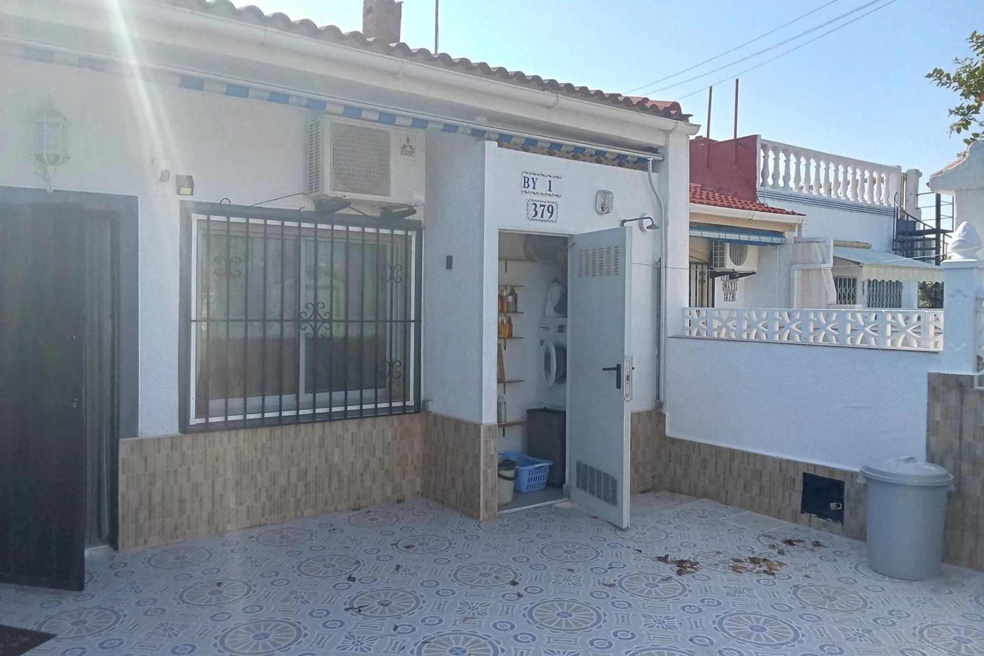 Brukt - Bungalow -
Torrevieja - Torretas