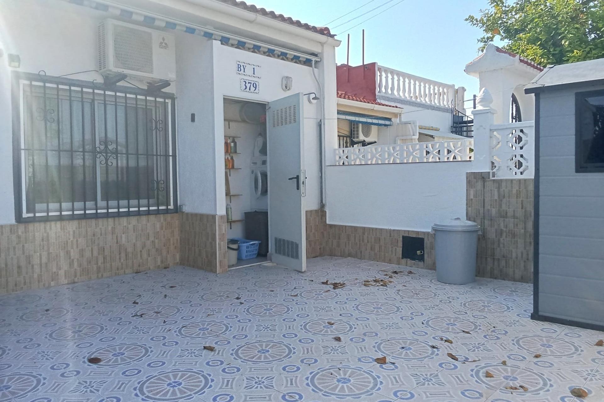 Brukt - Bungalow -
Torrevieja - Torretas