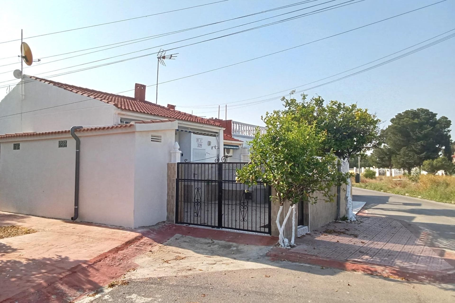 Brukt - Bungalow -
Torrevieja - Torretas