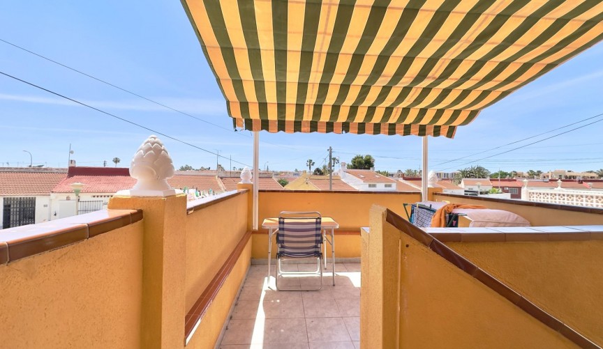 Brukt - Bungalow -
Torrevieja - Torretas
