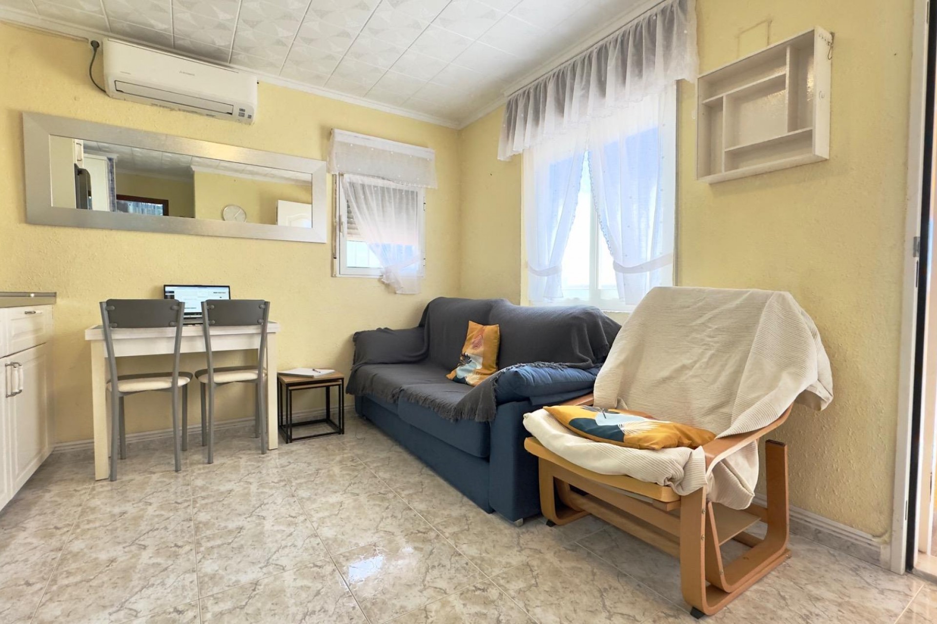 Brukt - Bungalow -
Torrevieja - Torretas