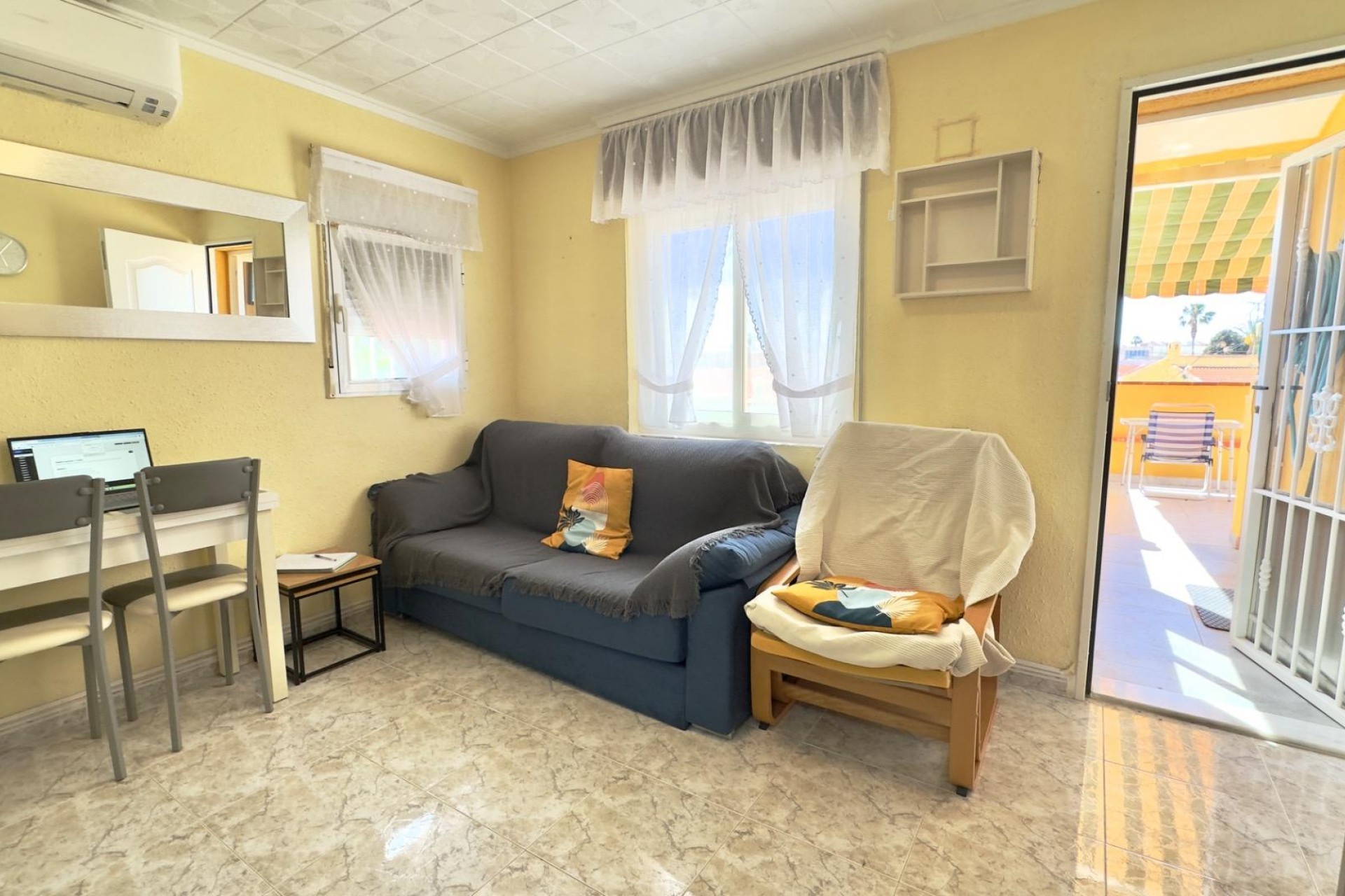 Brukt - Bungalow -
Torrevieja - Torretas