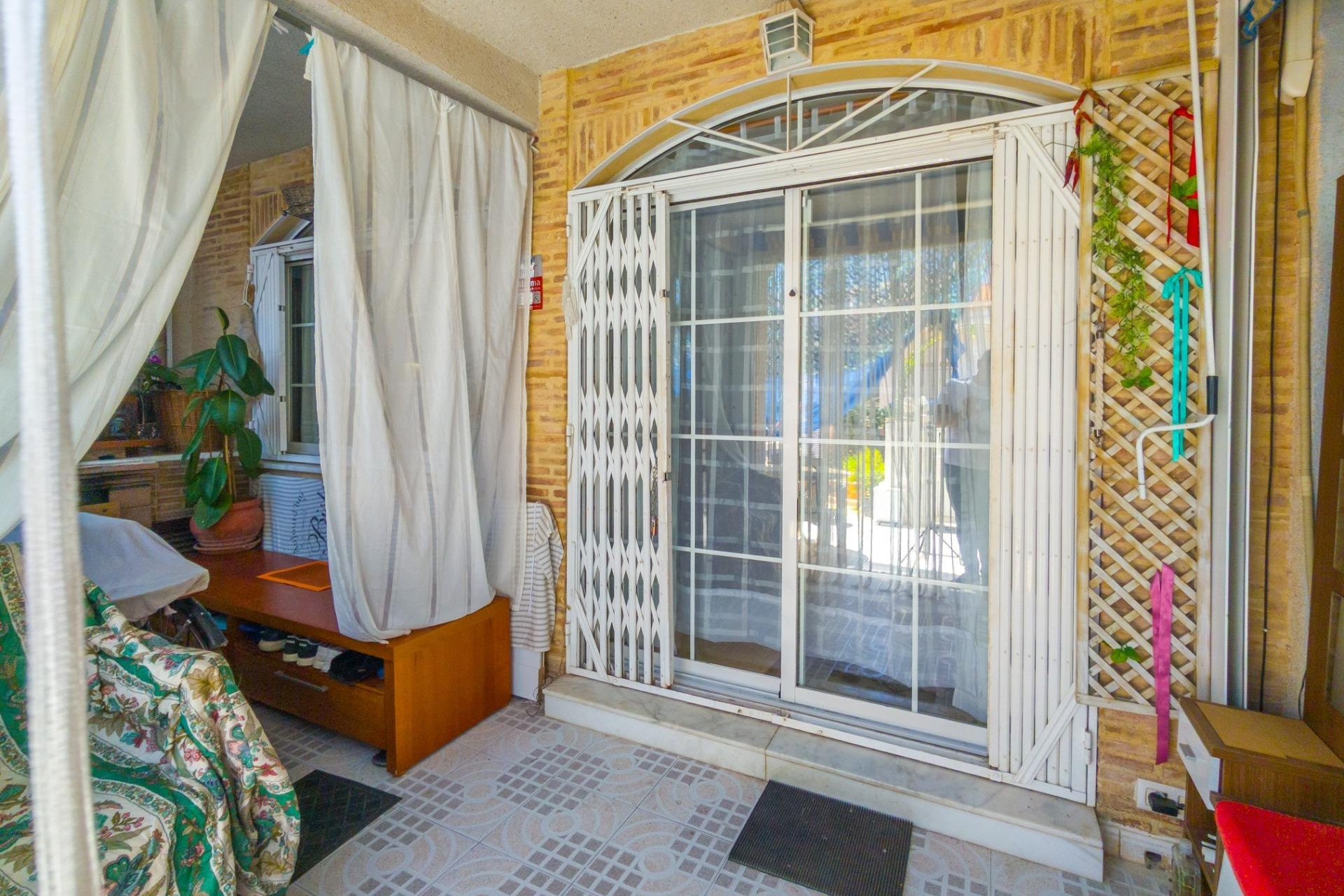 Brukt - Bungalow -
Torrevieja - Torretas
