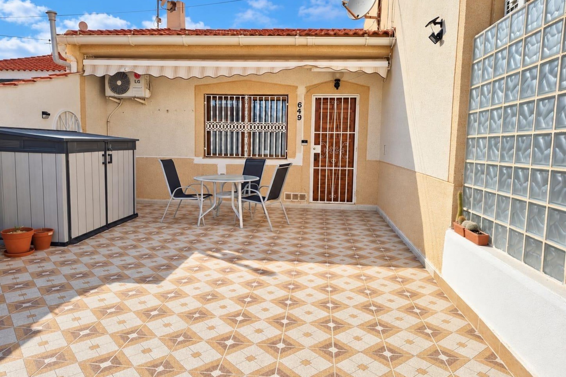 Brukt - Bungalow -
Torrevieja - Torretas