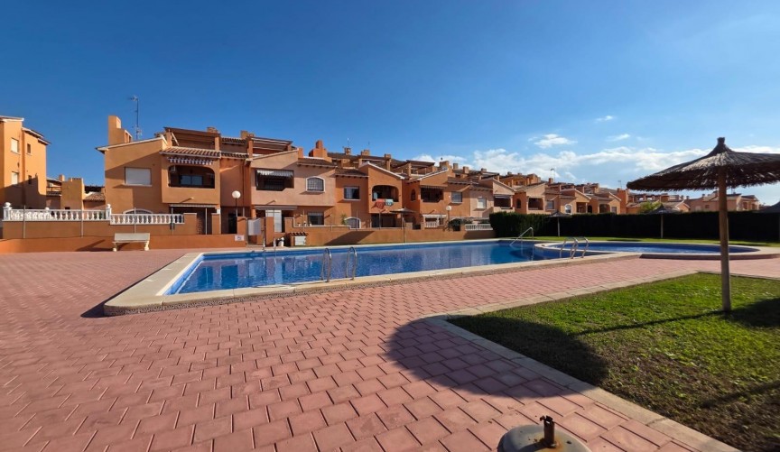 Brukt - Bungalow -
Torrevieja - Zona Los Frutales