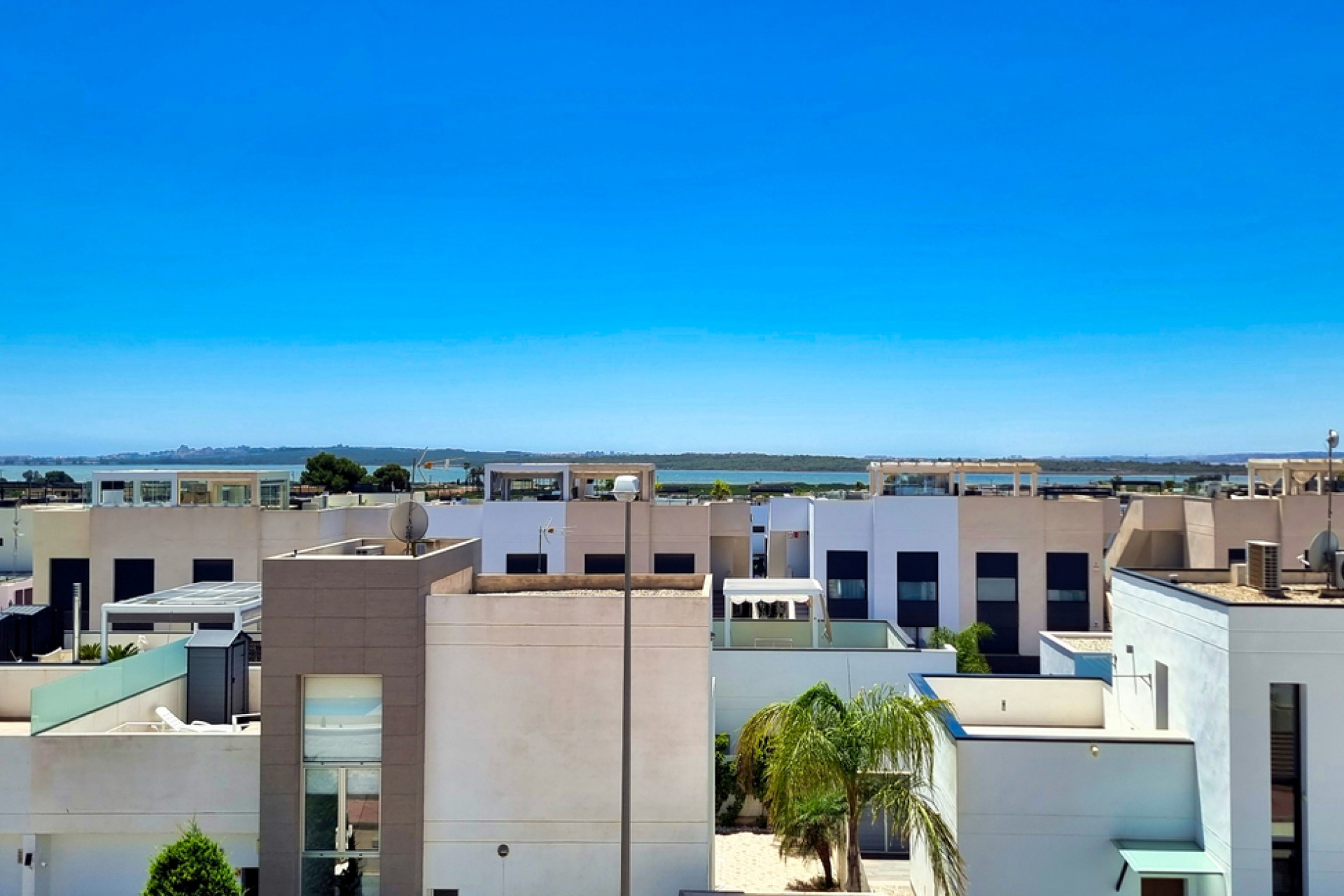 Brukt - Penthouse Penthouse -
Ciudad Quesada - Dona Pepa