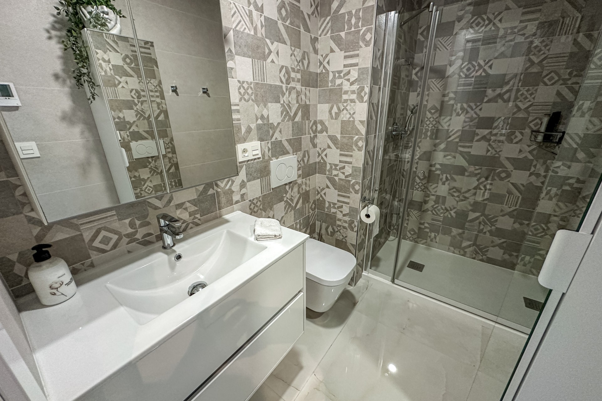Brukt - Penthouse Penthouse -
Los Altos - AMANECER