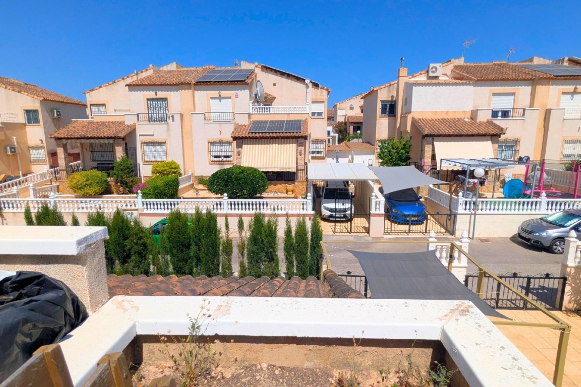 Brukt - Quad House -
Lo Crispin - Inland