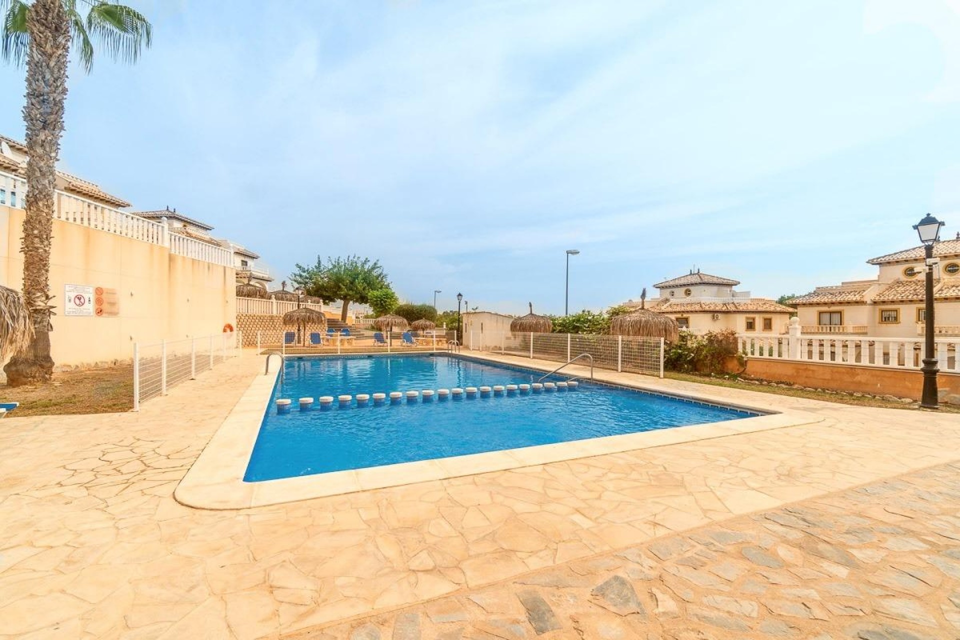 Brukt - Quad House -
Orihuela Costa - Los Dolses