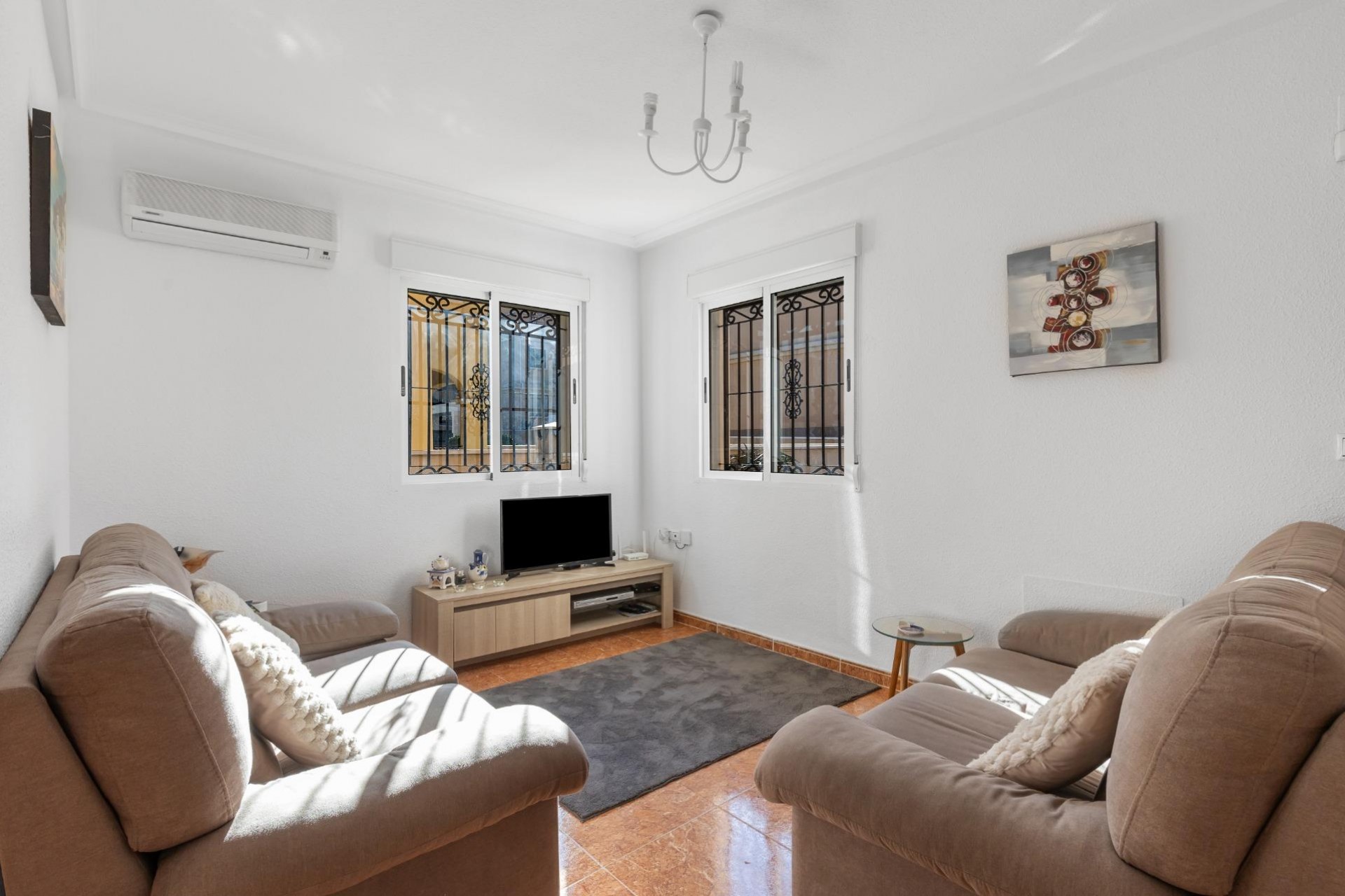 Brukt - Quad House -
Orihuela Costa - PAU 8