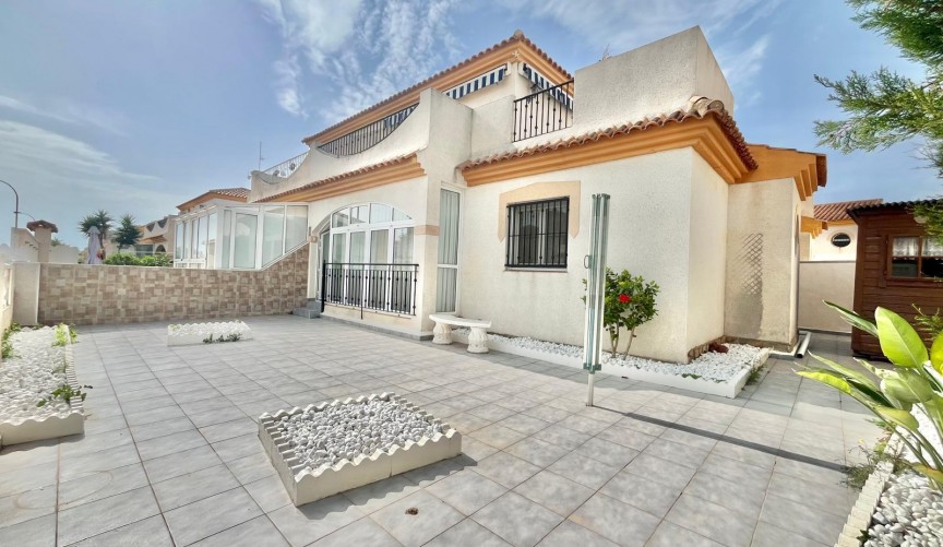 Brukt - Quad House -
Orihuela Costa - Playa Flamenca