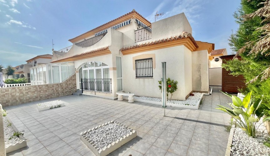 Brukt - Quad House -
Orihuela Costa - Playa Flamenca