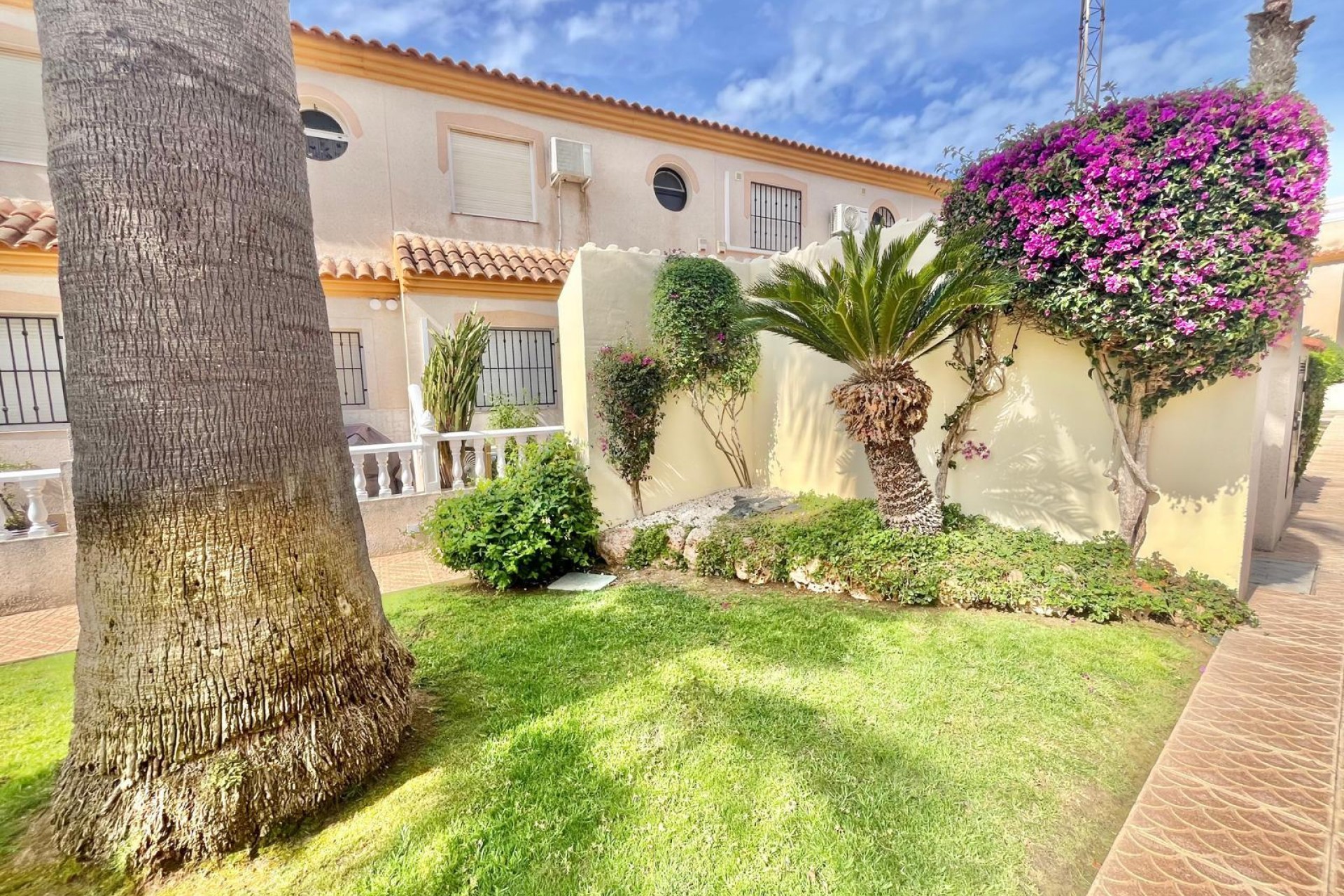 Brukt - Quad House -
Orihuela Costa - Playa Flamenca