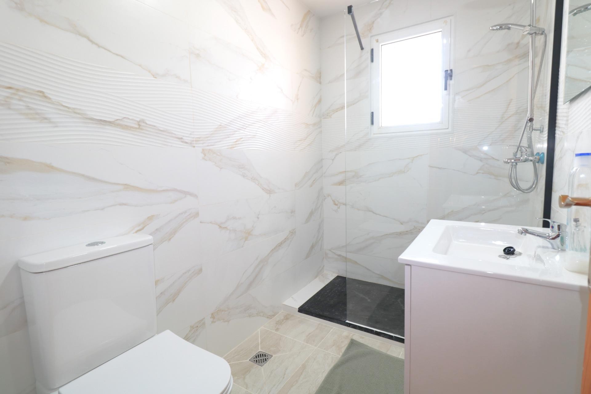 Brukt - Quad House -
Torrevieja - Carrefour