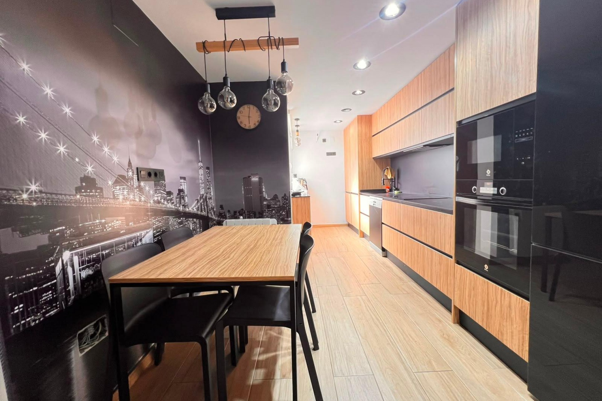 Brukt - Quad House -
Torrevieja - Carrefour
