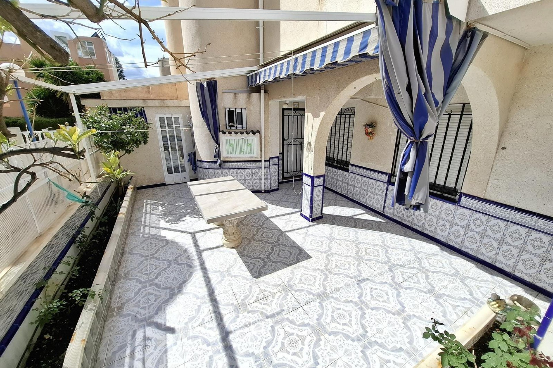 Brukt - Quad House -
Torrevieja - Carrefour