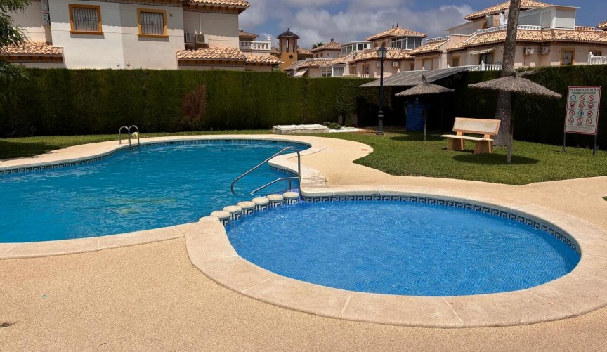 Brukt - Quad Villa -
Lomas de Caboroig - Costa Blanca