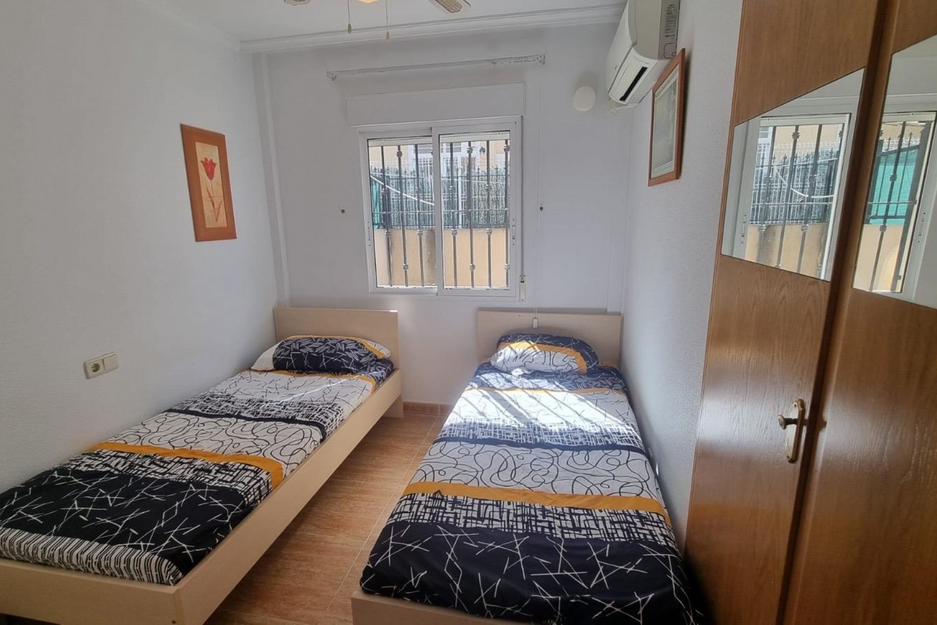 Brukt - Semi Detached -
Guardamar del Segura - Urbanizaciones